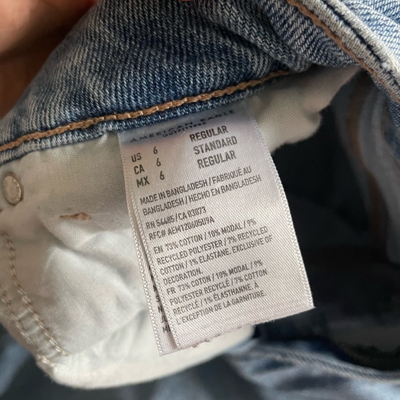American Eagle Mom Jeans - Picture 2 of 4